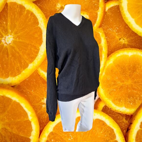 Club Room Estate Cashmere Black V neck Sweater Size Small - Picture 1 of 6